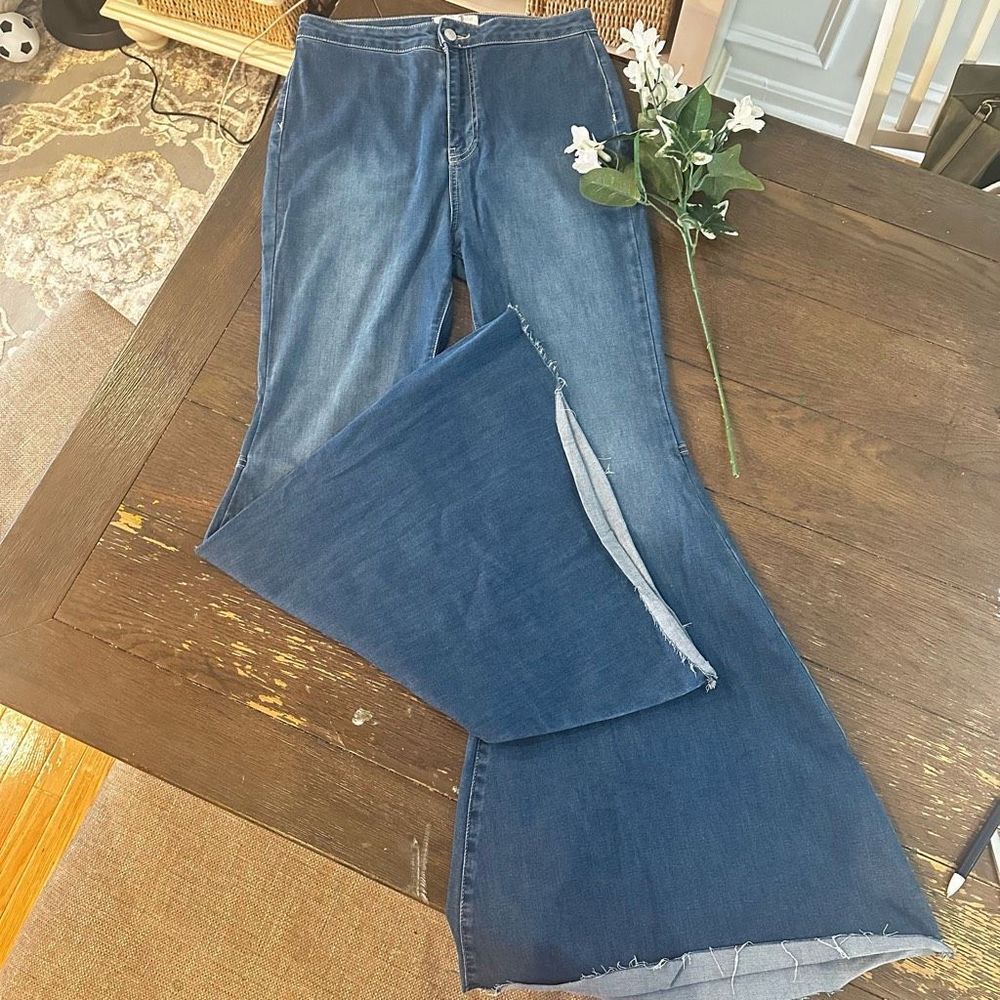 WE THE FREE Free People High Rise Flare Wide Leg Jeans size 31